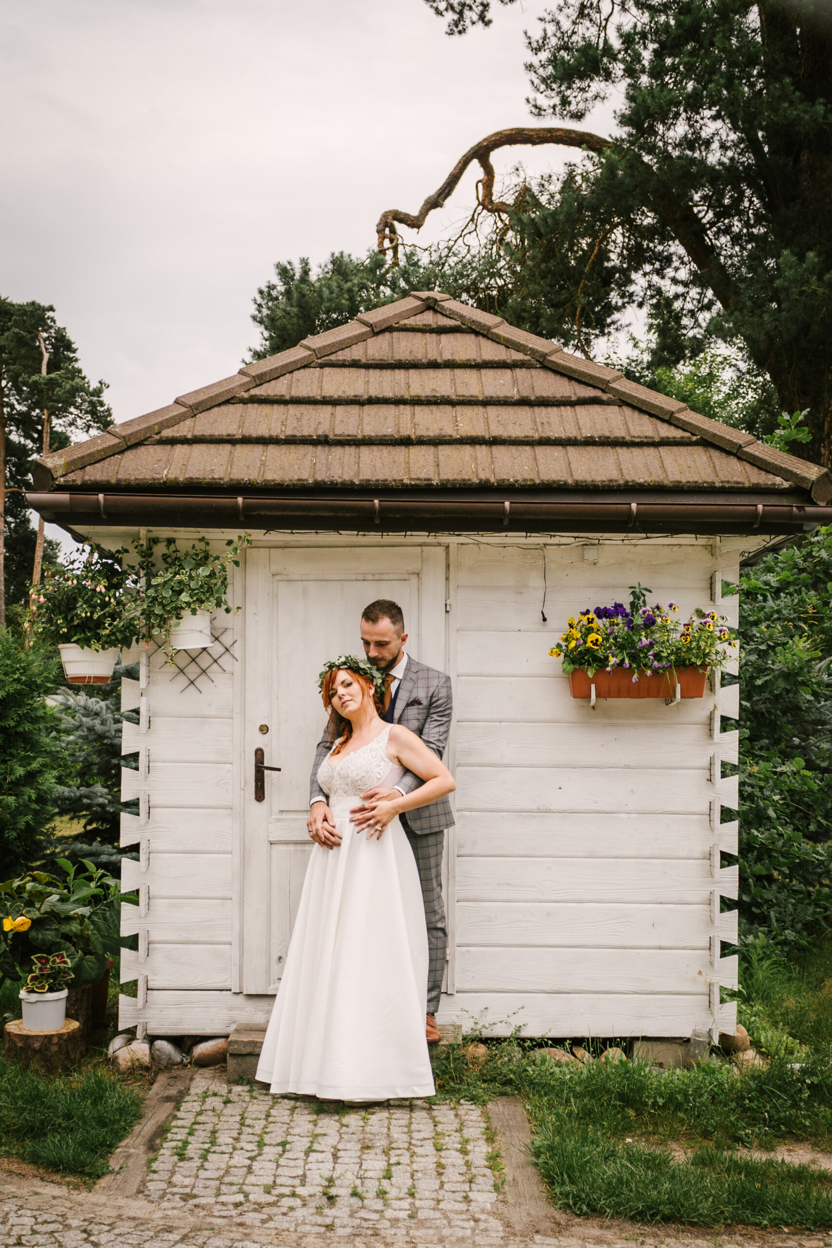 Para młoda i Dekoracje ślubne w stylu rustykalnym